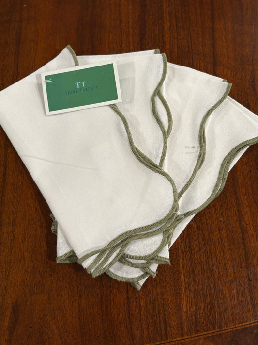 Green Scalloped Edge Napkins - 4 set